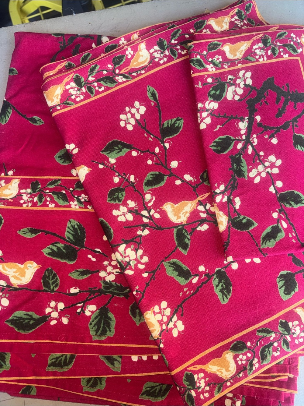 April Cornell tablecloth 57x104 and 6 placemats BEAUTIFUL